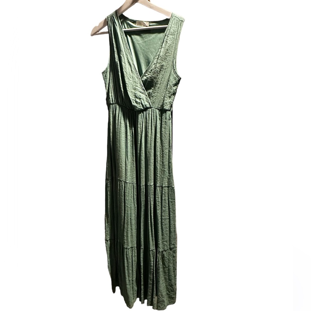 CLEARANCE ❤️ NWOT BEAUTIFUL SAGE GREEN MAXI DRESS WITH BELT FROM SPAIN. MEDIUM